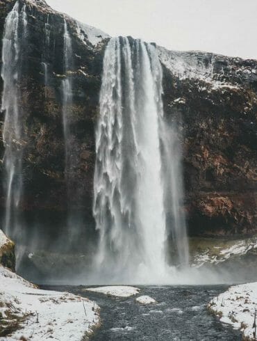 cascade Seljalandsfoss