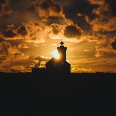 coucher de soleil phare des poulains