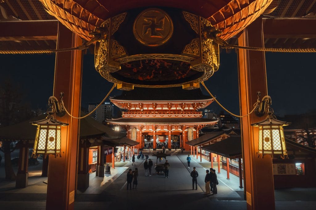 Temple Senso-ji de nuit à Asakusa